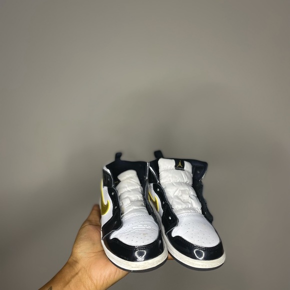 Mid Jordan 1 - Picture 2 of 3